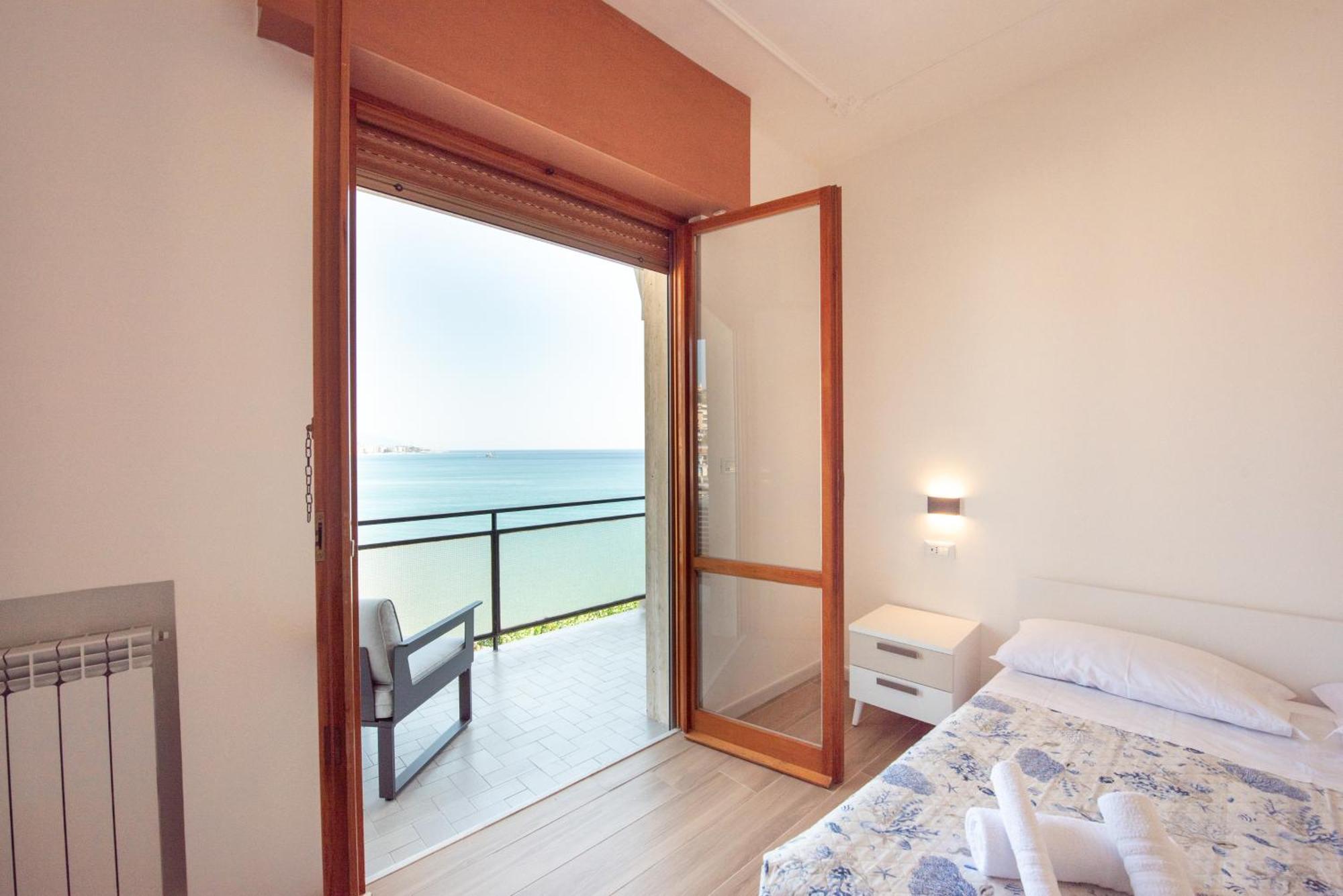 You And The Sea Savone Extérieur photo