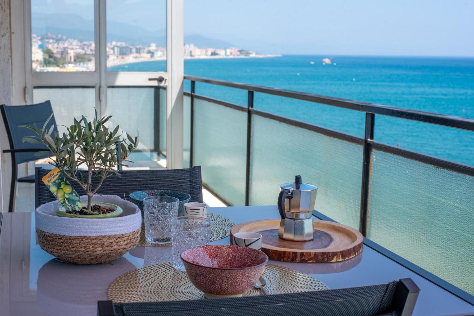 You And The Sea Savone Extérieur photo