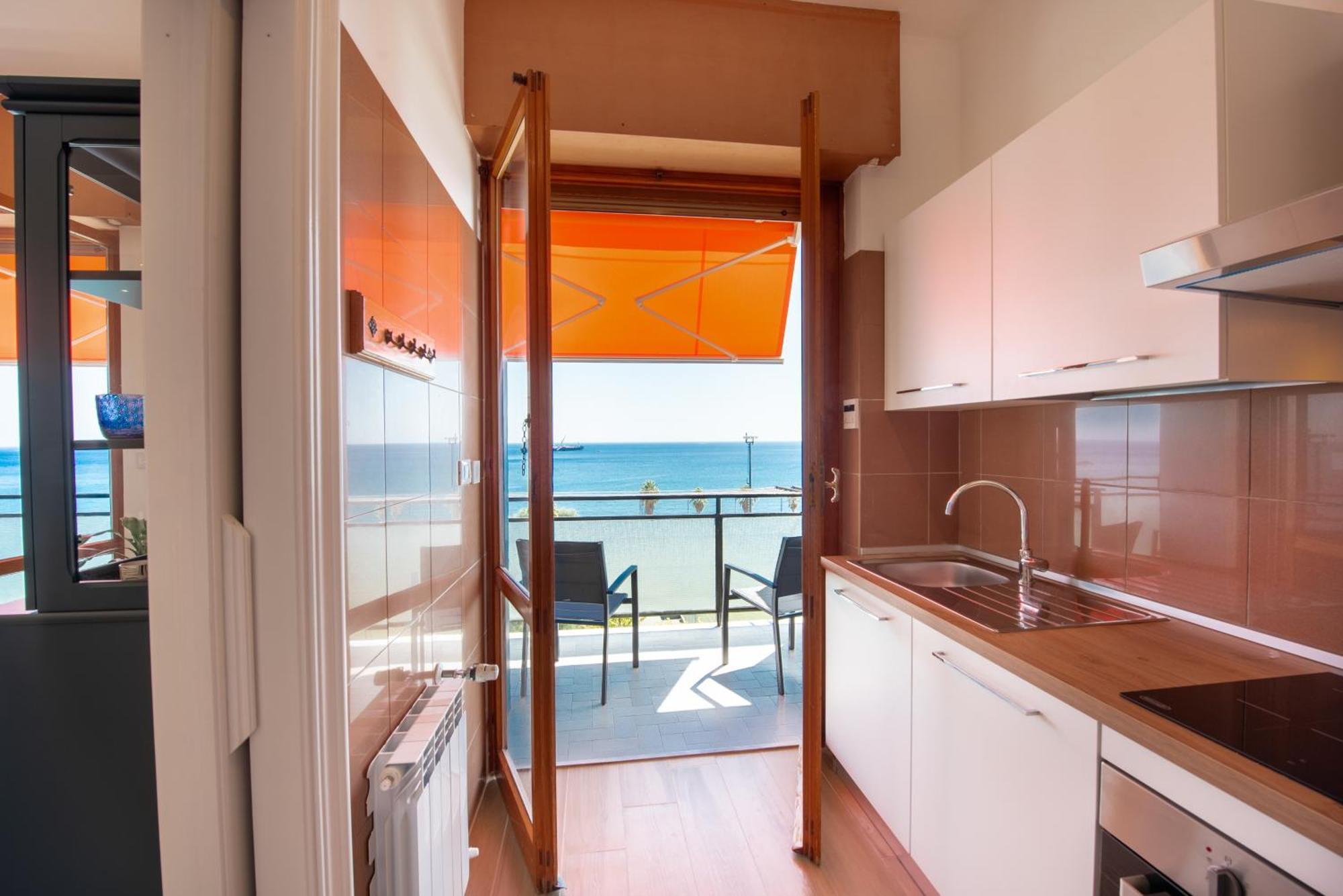 You And The Sea Savone Extérieur photo