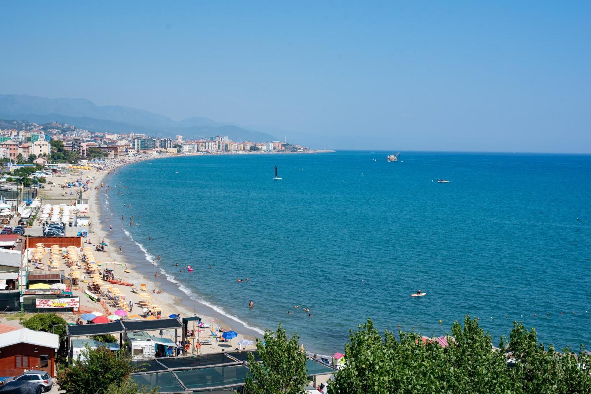 You And The Sea Savone Extérieur photo